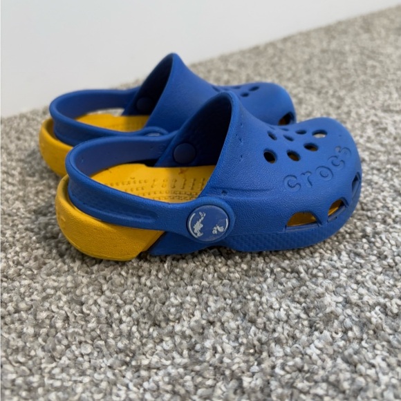 Crocs Blue Unisex Girls Kids Boys Clogs Classic Crocs Size 5 - Picture 4 of 12